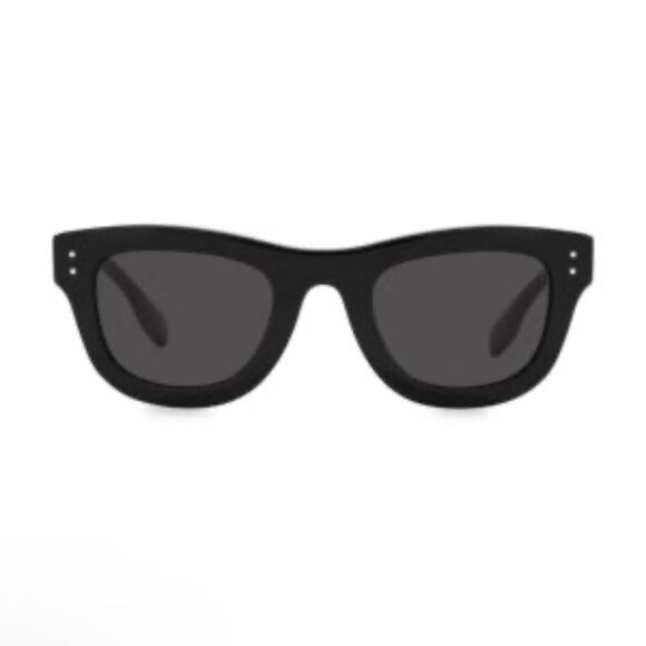 NWT Burberry Eyewear Sidney 
oversize frame sunglasses no case - Picture 1 of 7